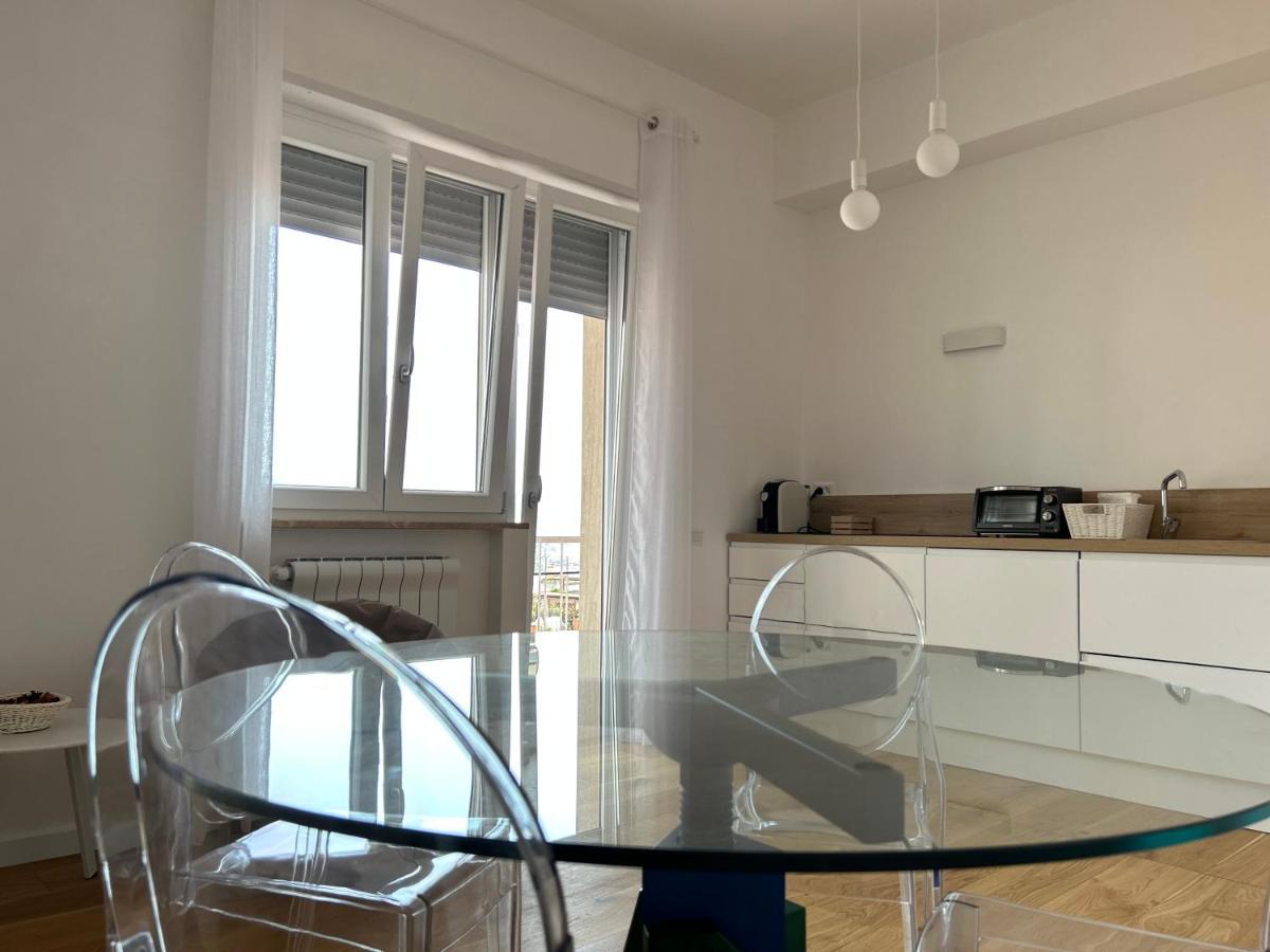 A Casa Di Roberta Apartment Salerno Luaran gambar
