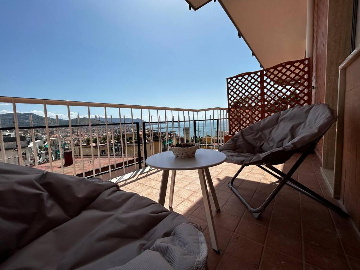 A Casa Di Roberta Apartment Salerno Luaran gambar