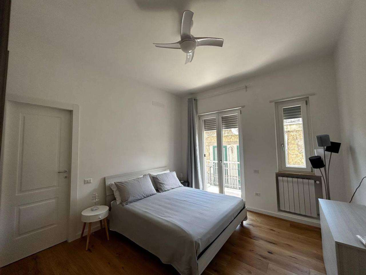 A Casa Di Roberta Apartment Salerno Luaran gambar