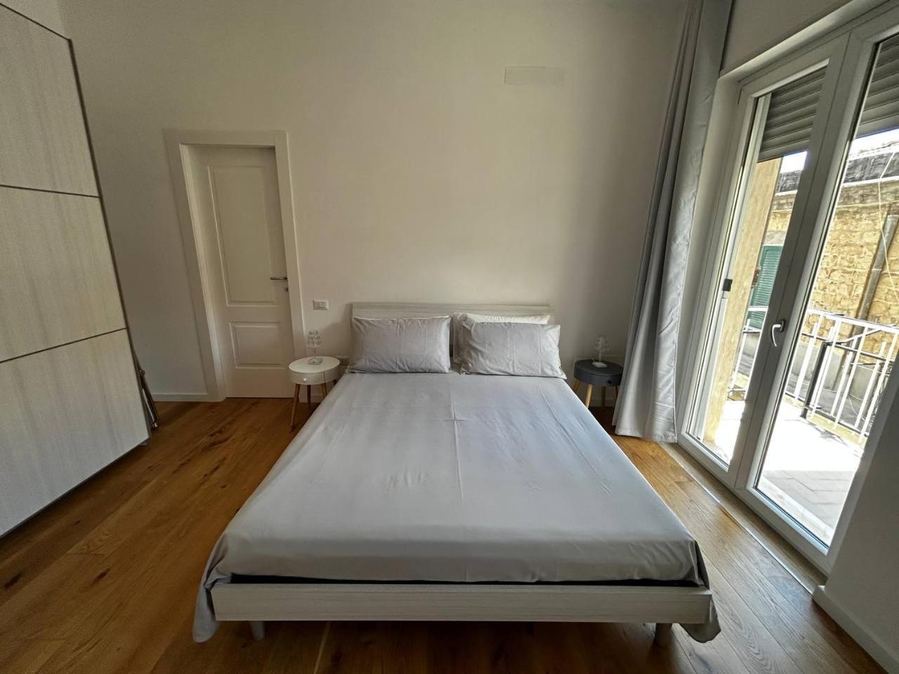 A Casa Di Roberta Apartment Salerno Luaran gambar
