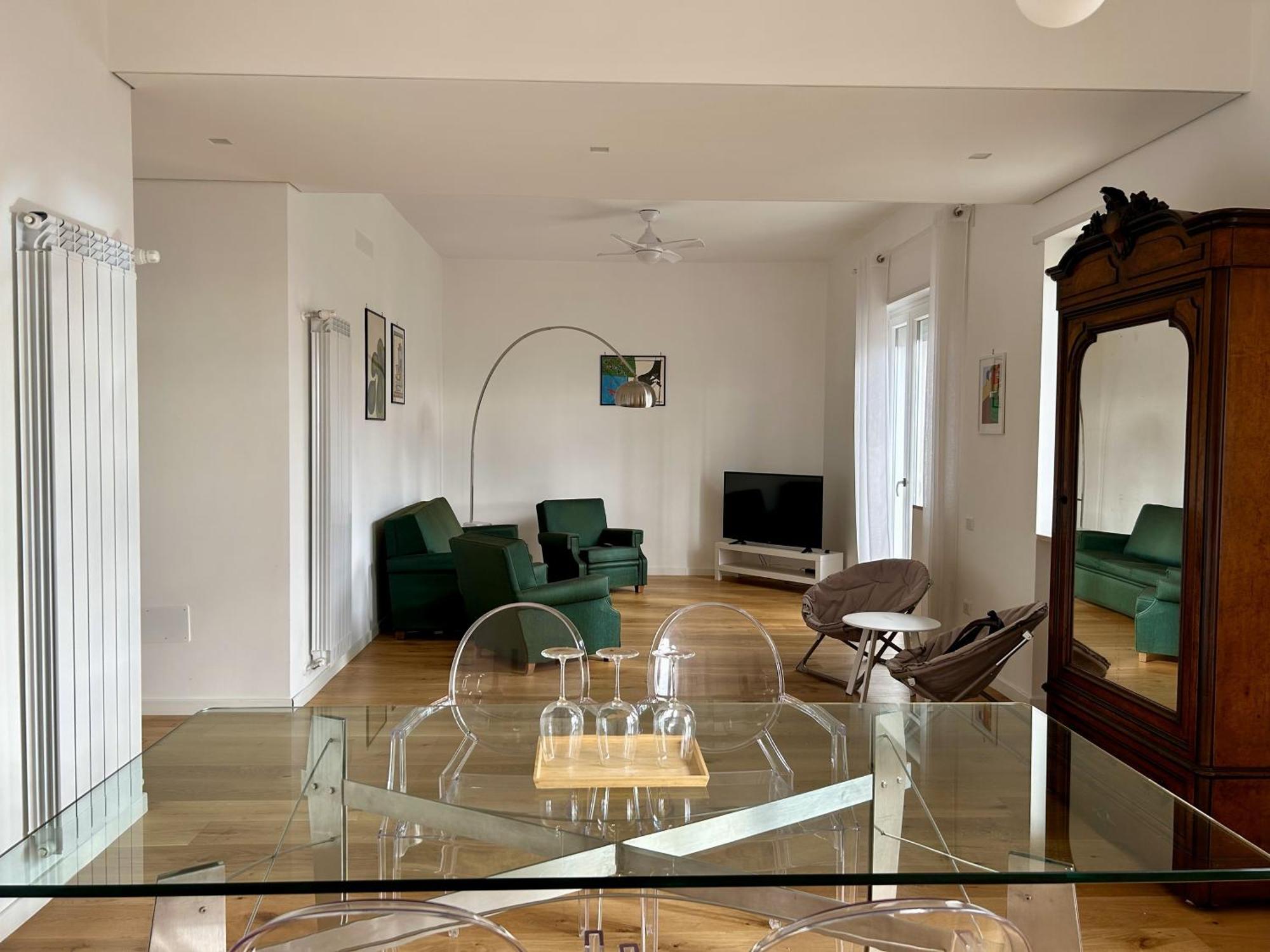 A Casa Di Roberta Apartment Salerno Luaran gambar